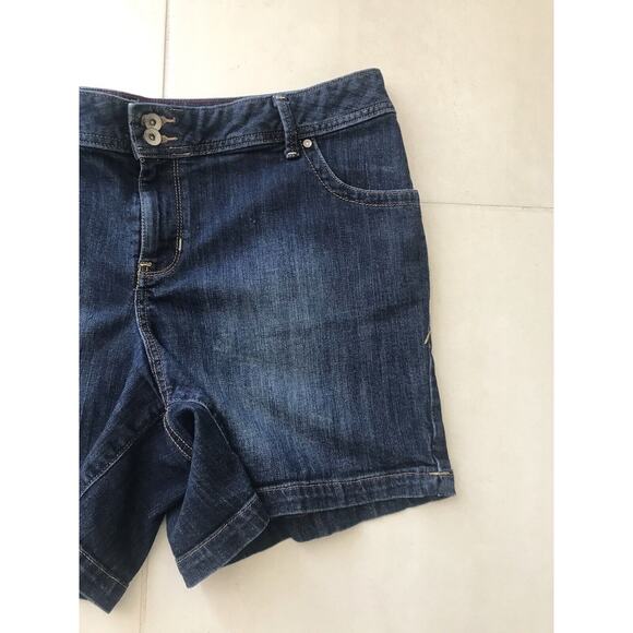 Lane Bryant Jean Shorts Mid Rise Denim Stretch - Picture 4 of 8